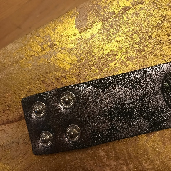 💍Leather Wrap Bracelet - Picture 4 of 6